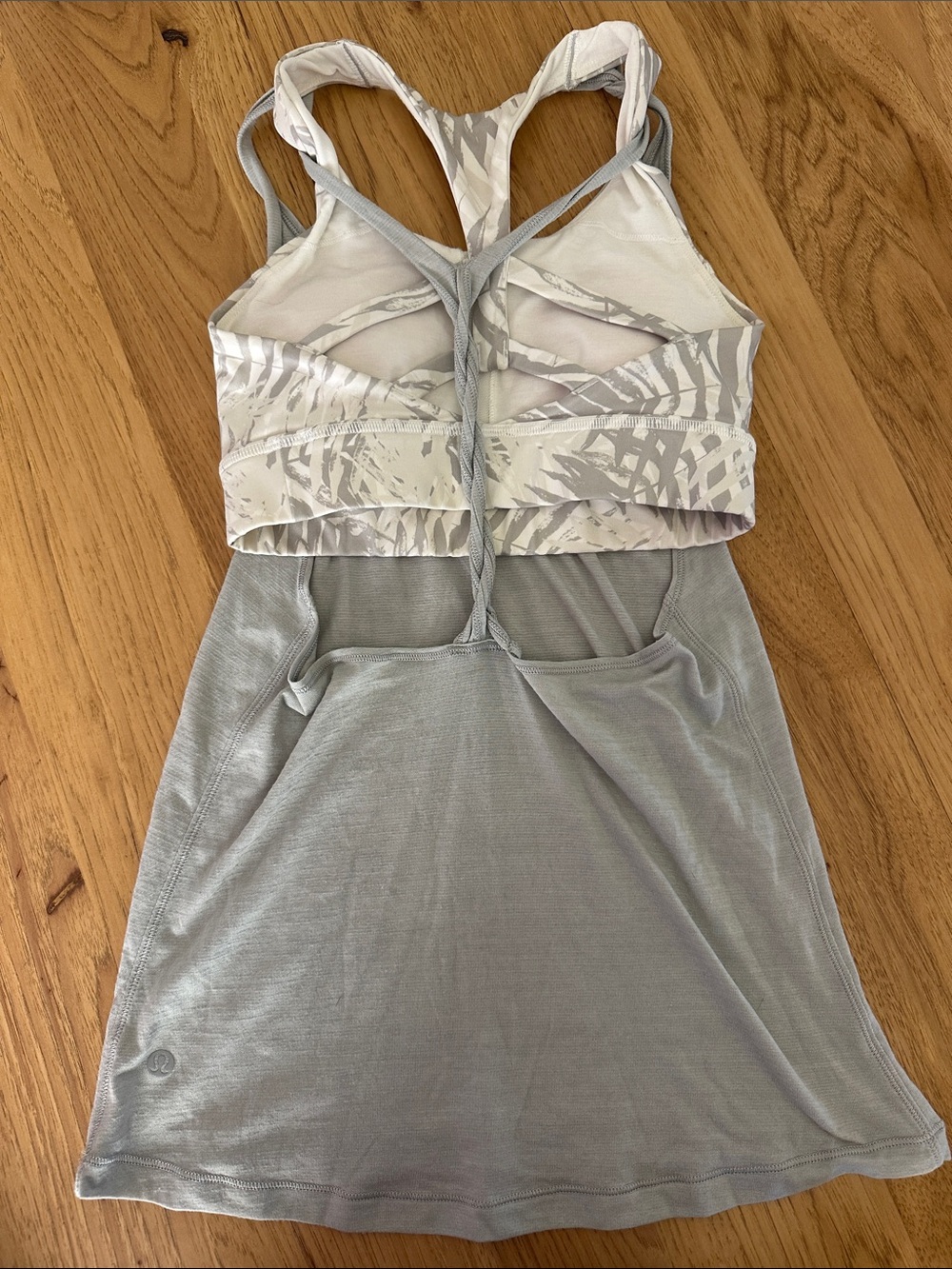 lululemon athletica Light Gray Strappy Workout tank with White-Gray Printed Bra